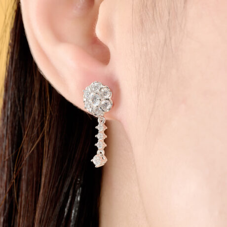 on-gbxmxmw003626-bong-tai-vang-trang-10k-dinh-da-ecz-pnj-2