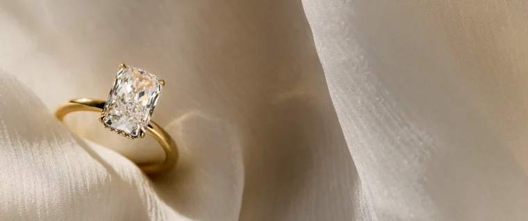 Cullen_EngagementRingBuilder_Wide_2000x2000